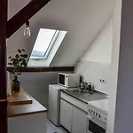 Schoene Dachgeschosswohnung Nahe Appartement Cologne