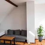 Schoene Dachgeschosswohnung Nahe Cologne
