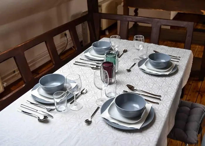 Daire Schoene Dachgeschosswohnung Nahe