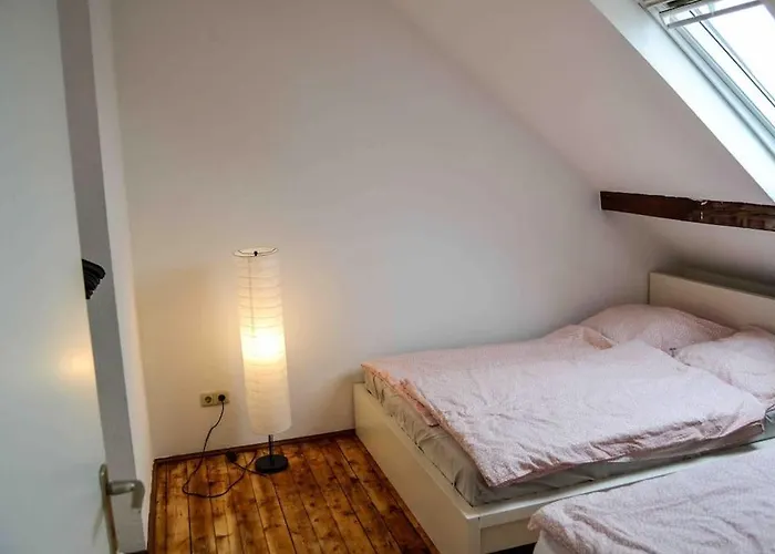 Schoene Dachgeschosswohnung Nahe Daire Köln