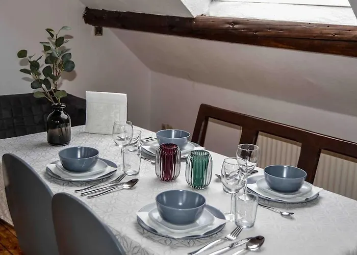 Schoene Dachgeschosswohnung Nahe Daire *