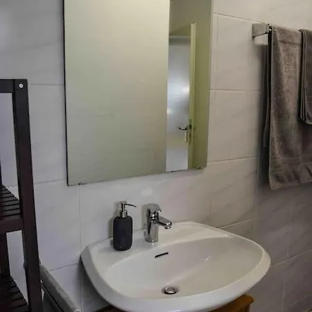 Schoene Dachgeschosswohnung Nahe דירה קלן