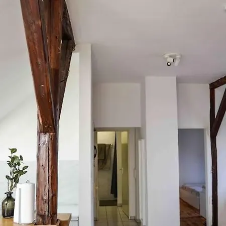 Schoene Dachgeschosswohnung Nahe Apartament *