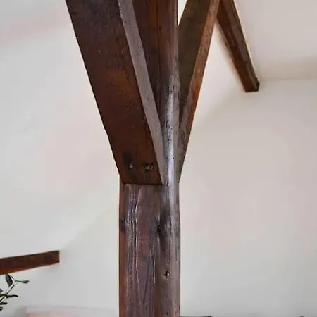 Schoene Dachgeschosswohnung Nahe Kolonia