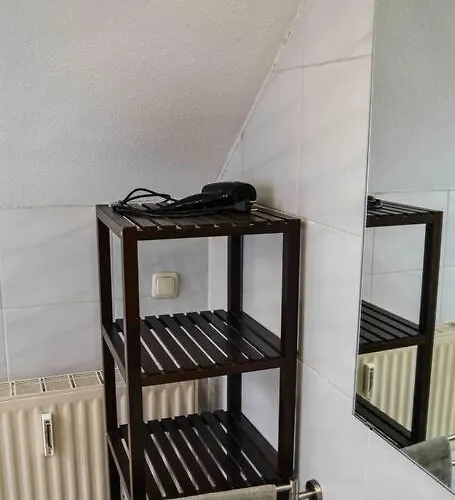 Schoene Dachgeschosswohnung Nahe * Cologne