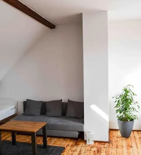 Schoene Dachgeschosswohnung Nahe 쾰른