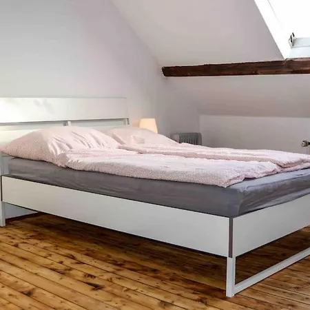 Schoene Dachgeschosswohnung Nahe * Köln